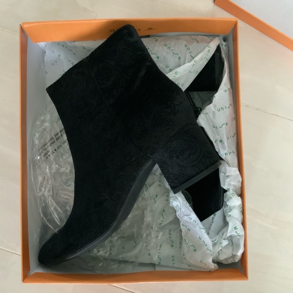 UNISA Black Fabric Booties - Picture 2 of 16
